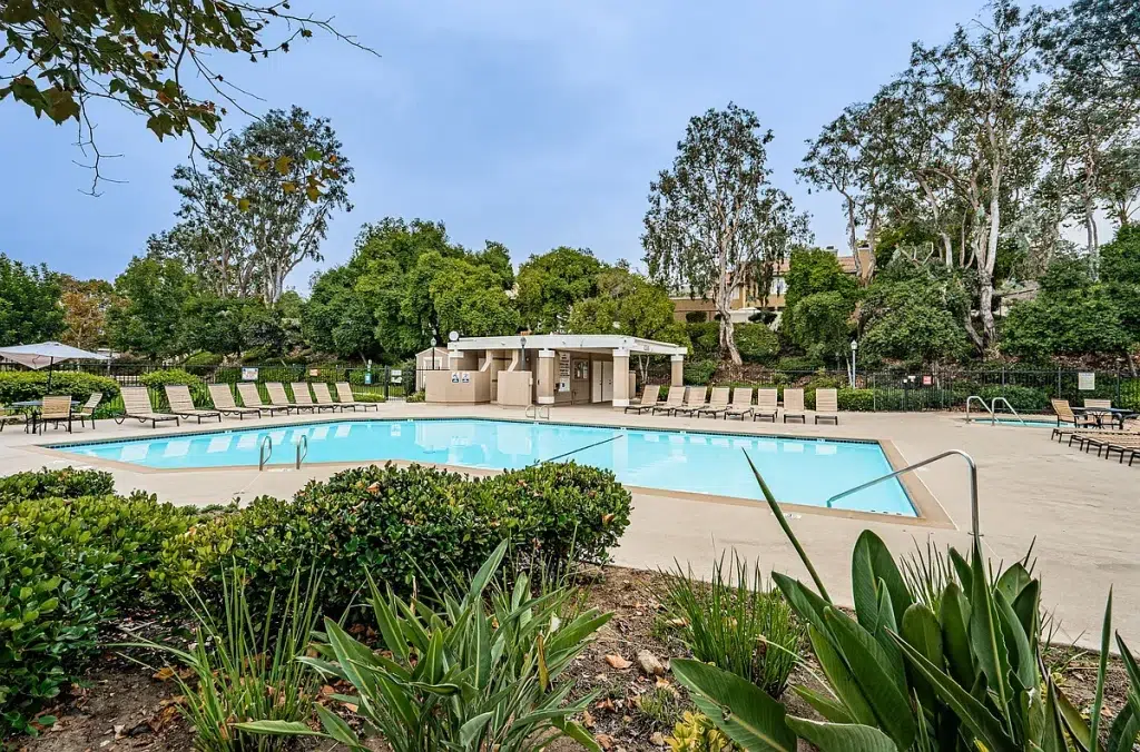 13675 Comuna Dr Poway CA 92064 01