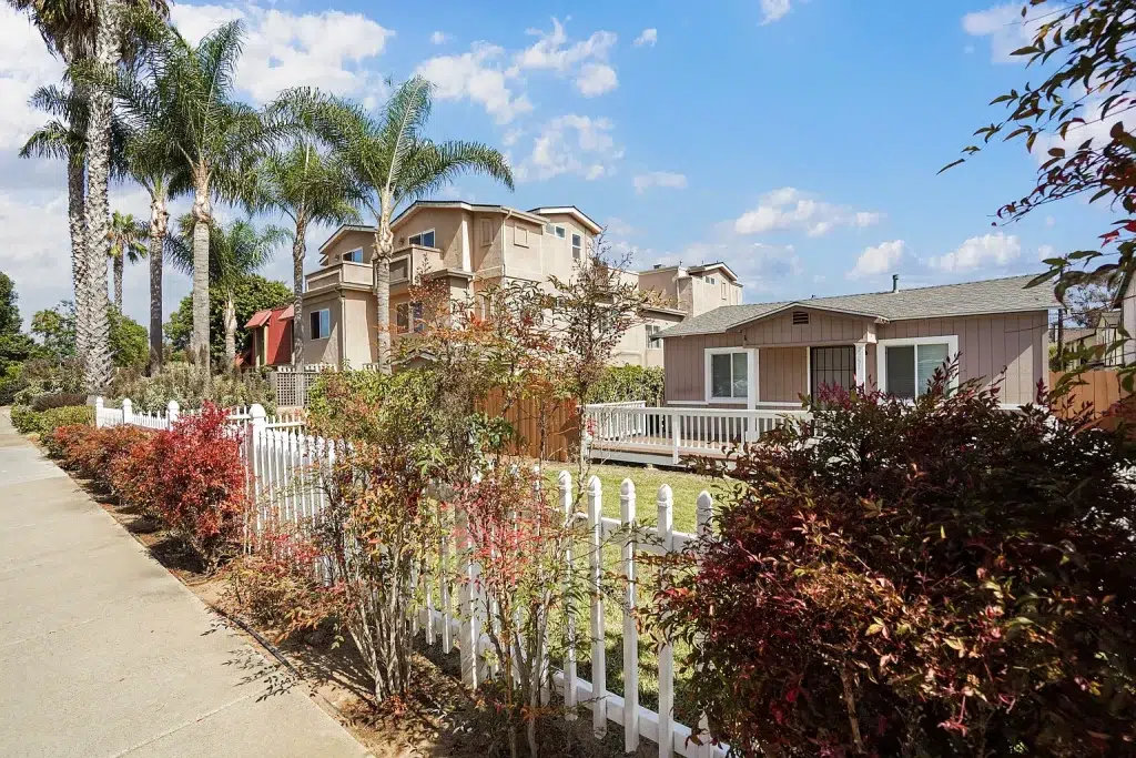 2251 Felspar St San Diego CA 92109 010
