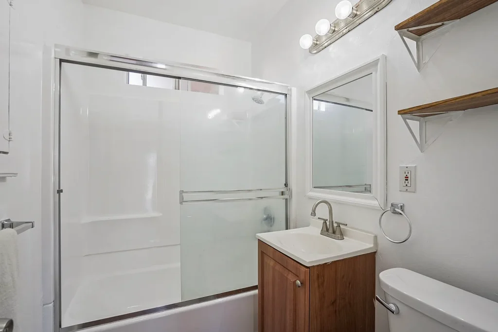 2251 Felspar St San Diego CA 92109 03
