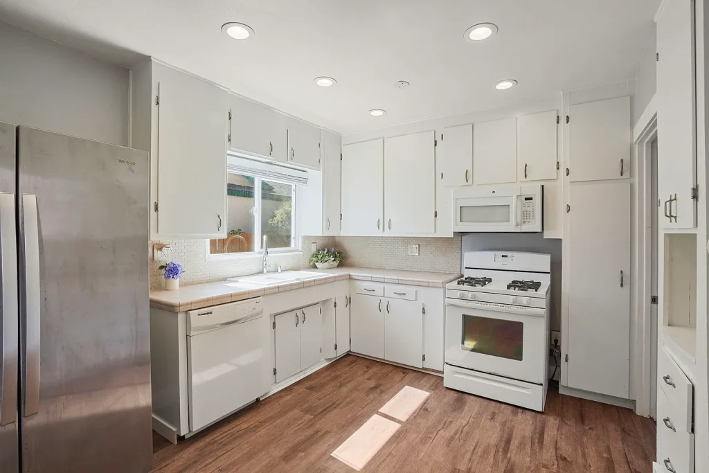 2251 Felspar St San Diego CA 92109 04