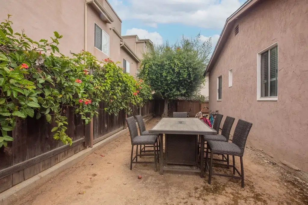2251 Felspar St San Diego CA 92109 06