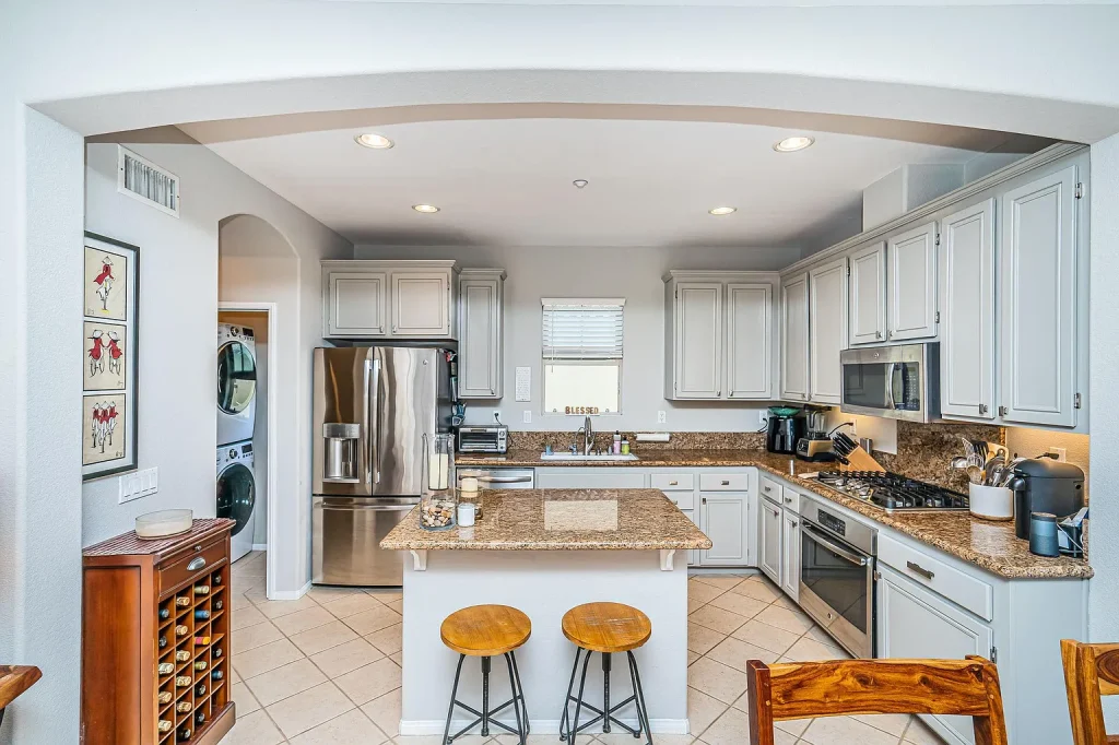 2556 Escala Circle San Diego CA 92108 02