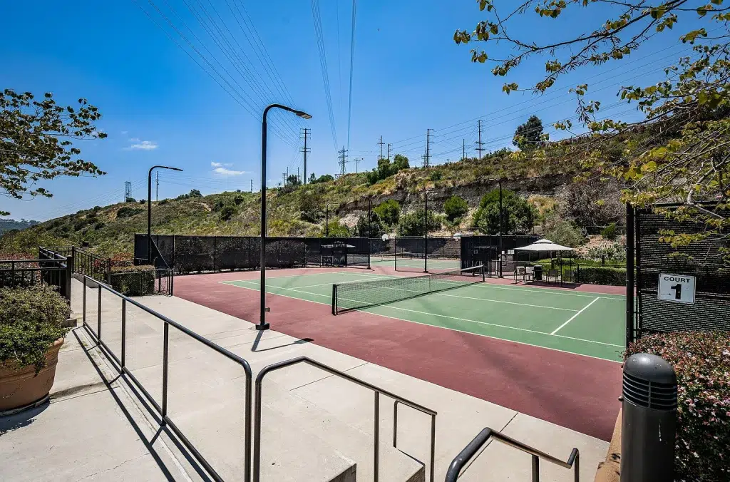 2556 Escala Circle San Diego CA 92108 09