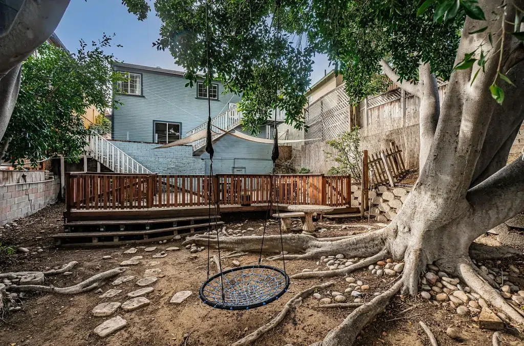 2559 Tuberose St San Diego CA 92105 010