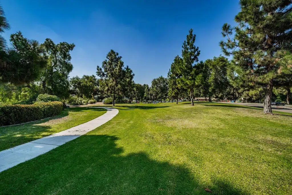 2576 Violet St San Diego CA 92105 010