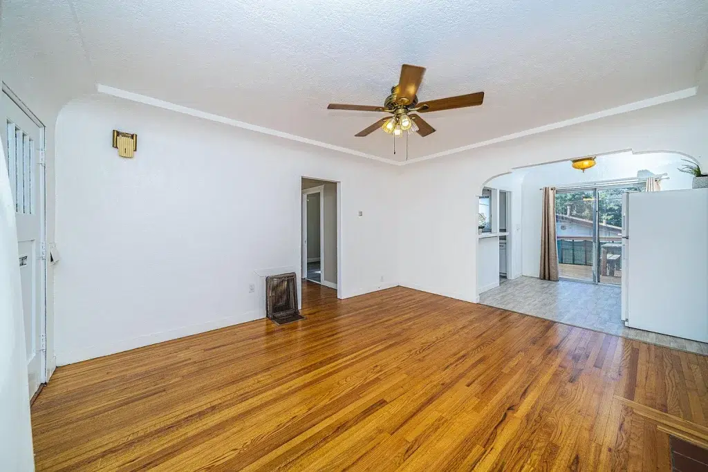 2576 Violet St San Diego CA 92105 03