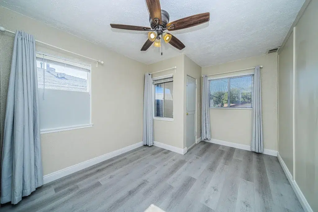 2576 Violet St San Diego CA 92105 08