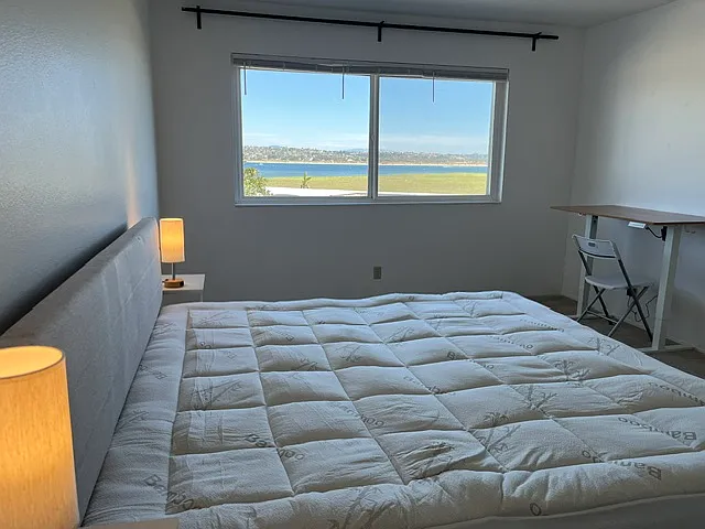 3991 Crown Point Dr 116 San Diego CA 92109 04
