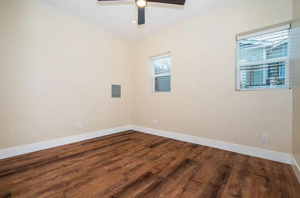 4175 Sycamore Dr A San Diego CA 92105 09