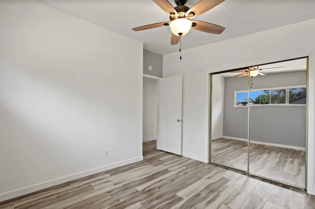 4628 Coconino Way San Diego CA 92117 05