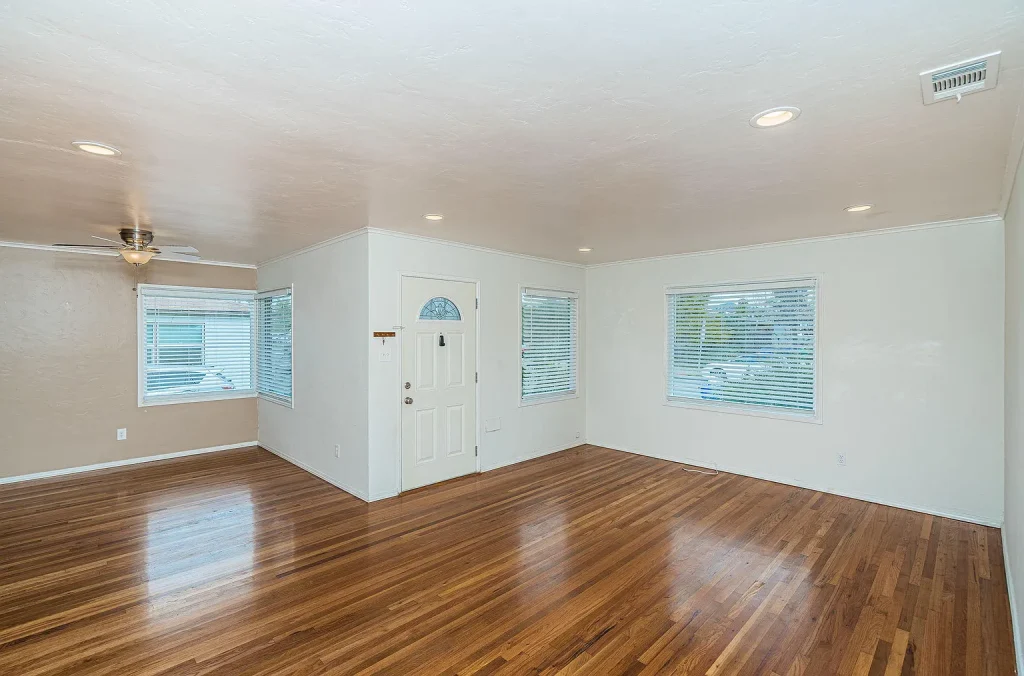 4954 63rd St San Diego CA 92115 01