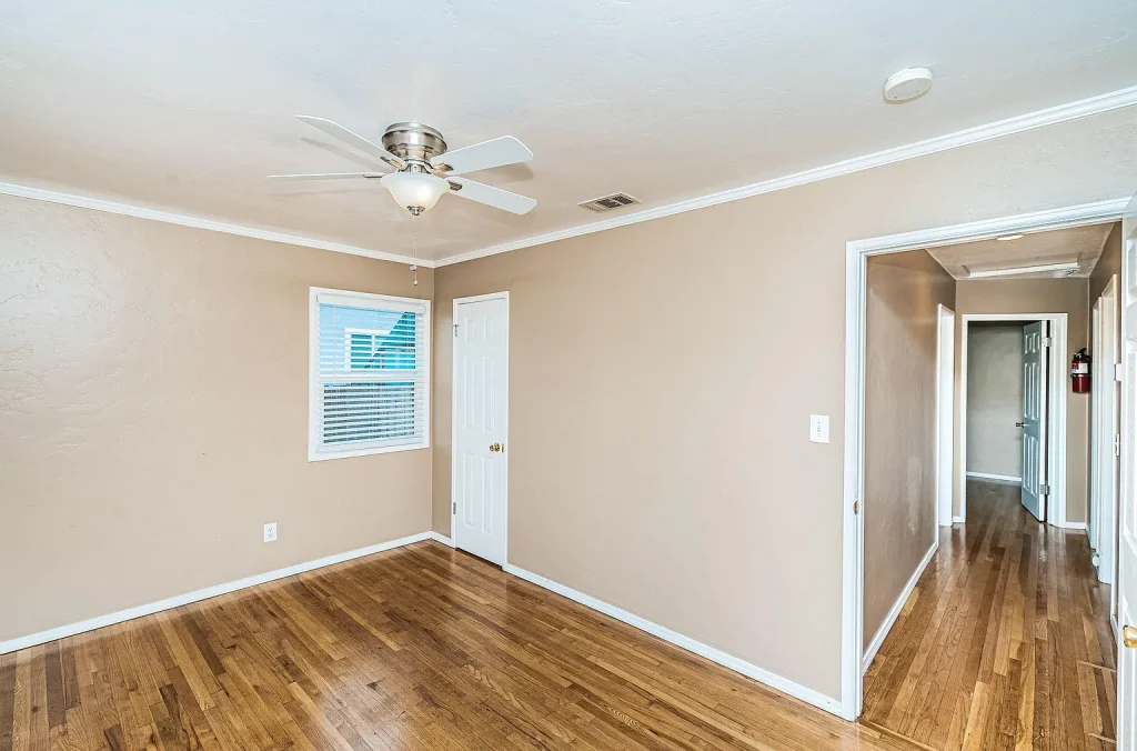 4954 63rd St San Diego CA 92115 010