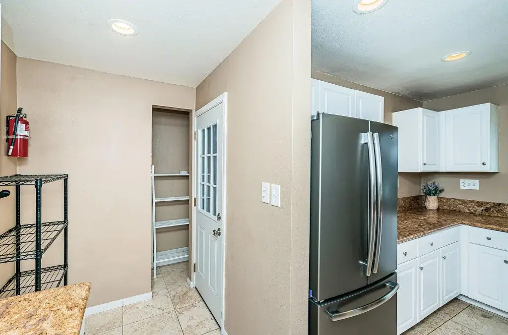 4954 63rd St San Diego CA 92115 04