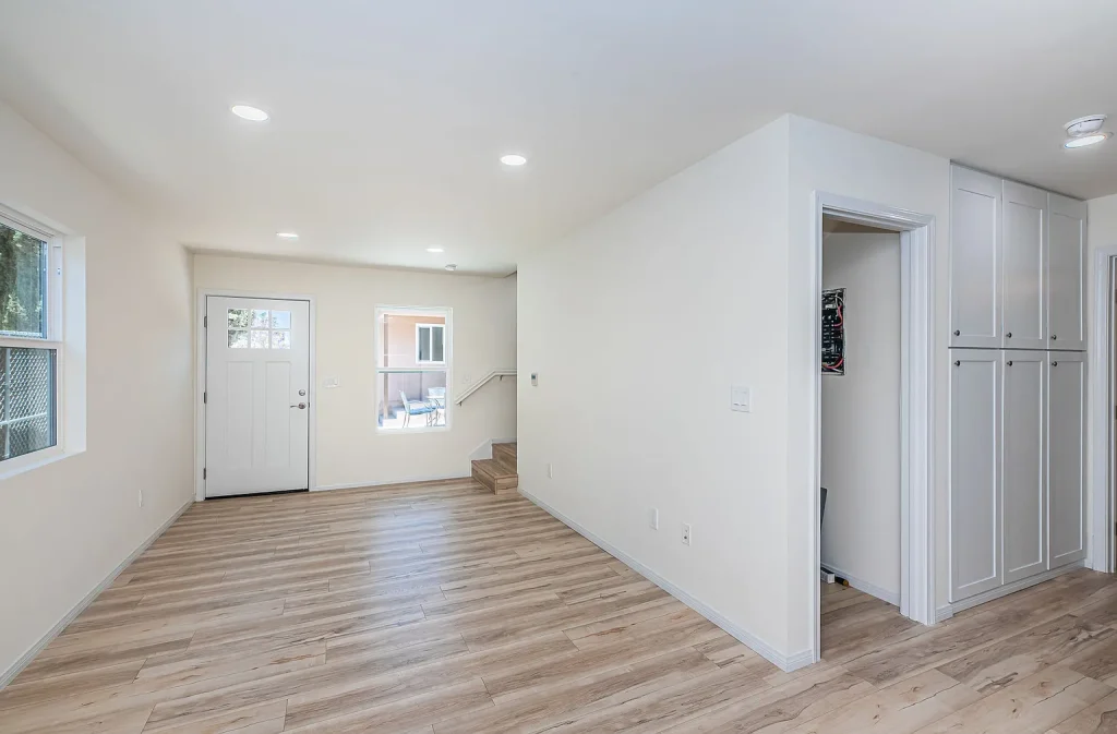 4956 63rd St San Diego CA 92115 03