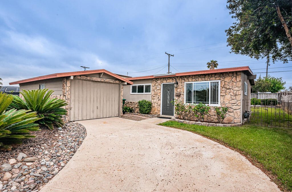 5025 Amnest St , San Diego, CA 92117