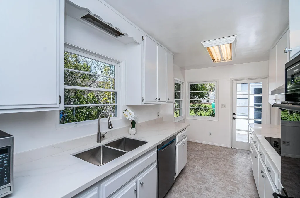 5840 La Jolla Hermosa Ave La Jolla CA 92037 01