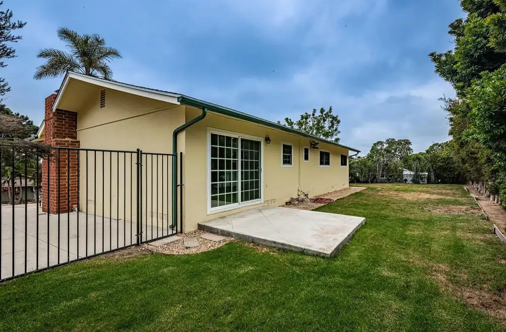 628 Marsolan Ave Solana Beach CA 92075 02