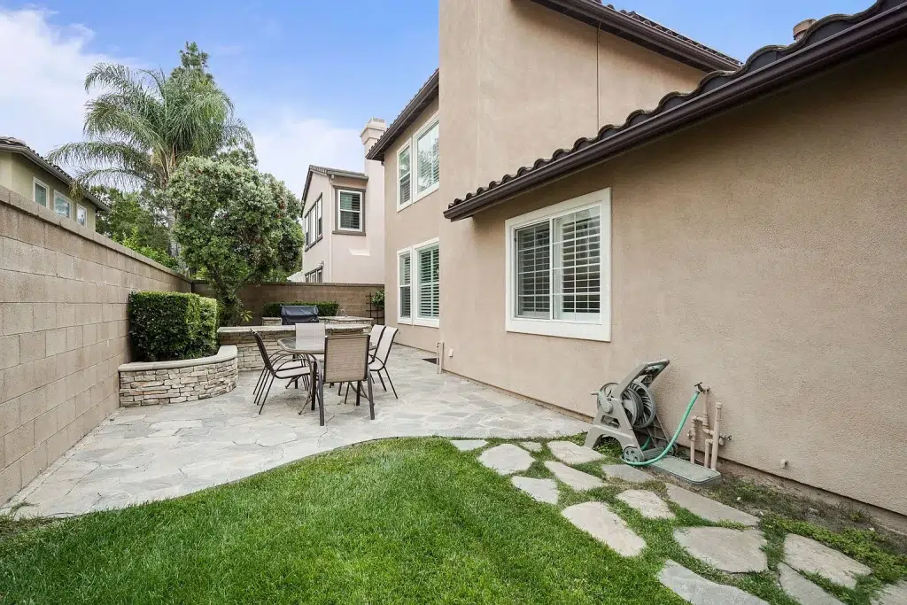 43 Topanga Irvine CA 92602 11