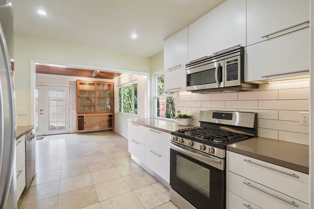 5277 Cass St San Diego CA 92109 2