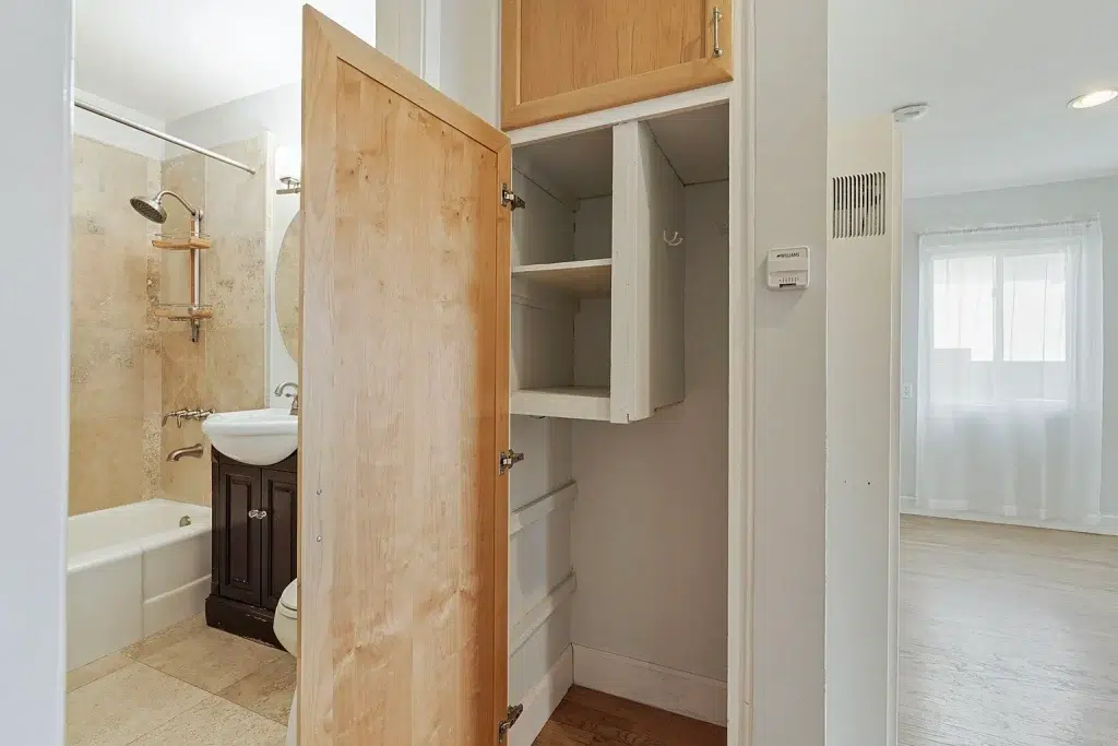 5277 Cass St San Diego CA 92109 4