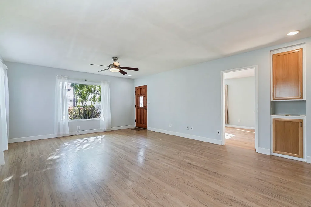 5277 Cass St San Diego CA 92109 5