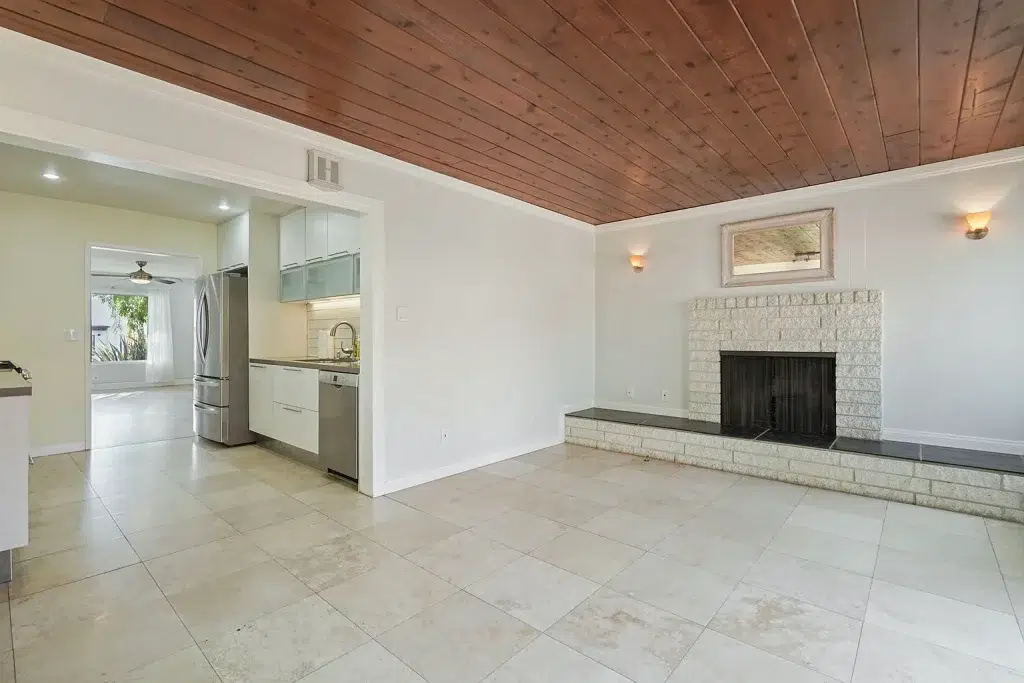 5277 Cass St San Diego CA 92109 8
