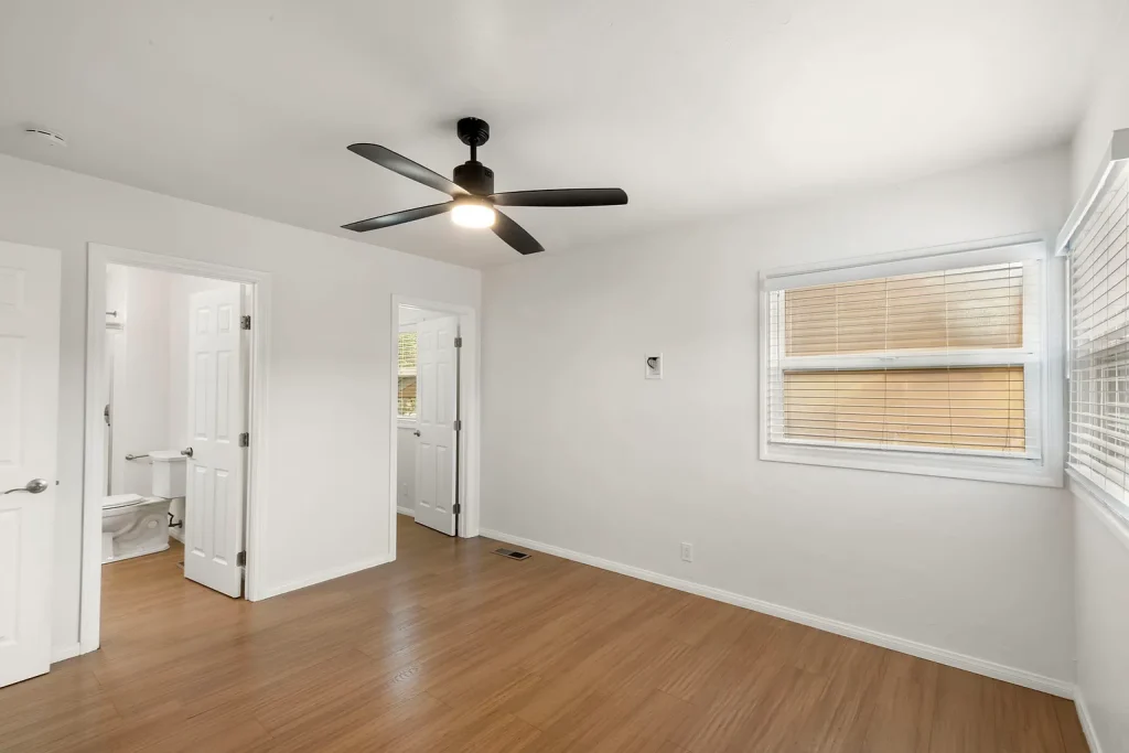 4233 Pepper Dr San Diego CA 92105 01