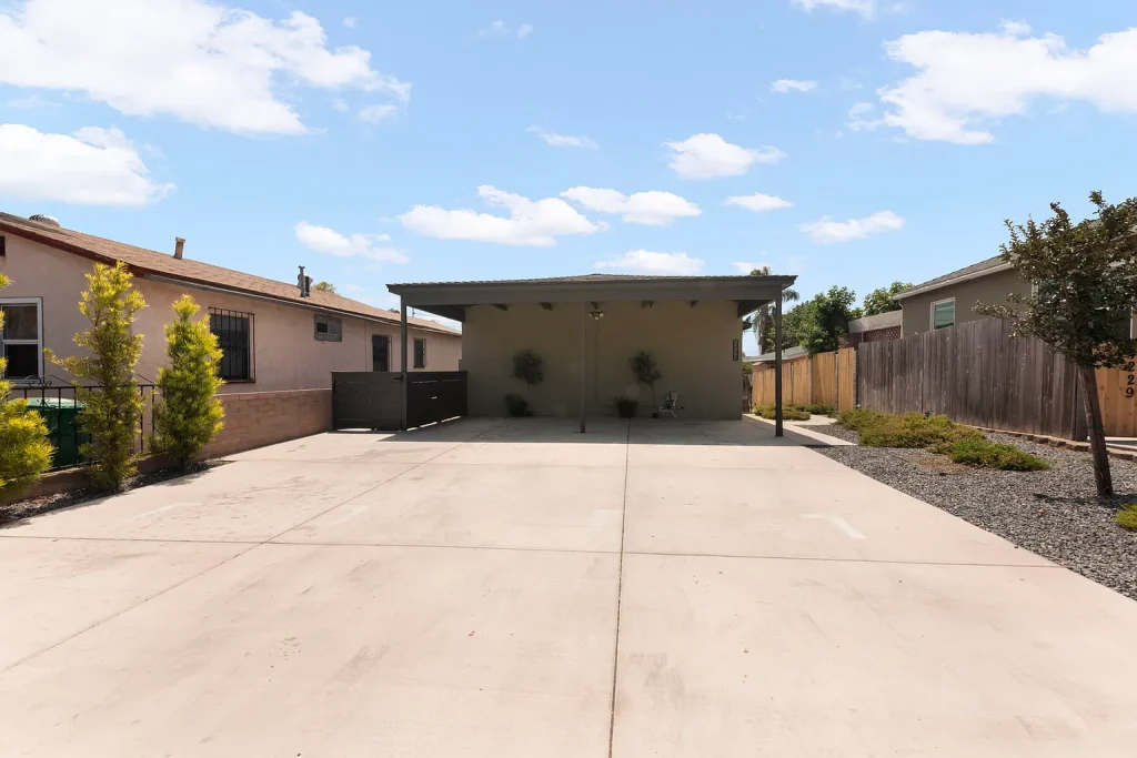 4233 Pepper Dr San Diego CA 92105 010