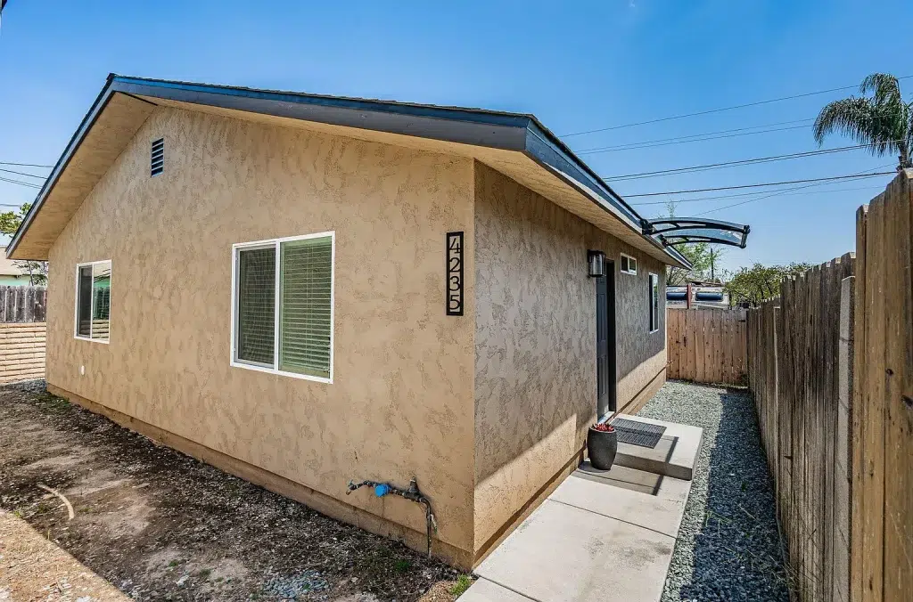 4235 Pepper Dr San Diego CA 92105 01