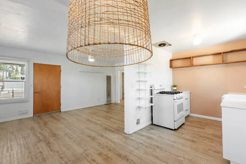 2548 Violet St San Diego CA 92105 02