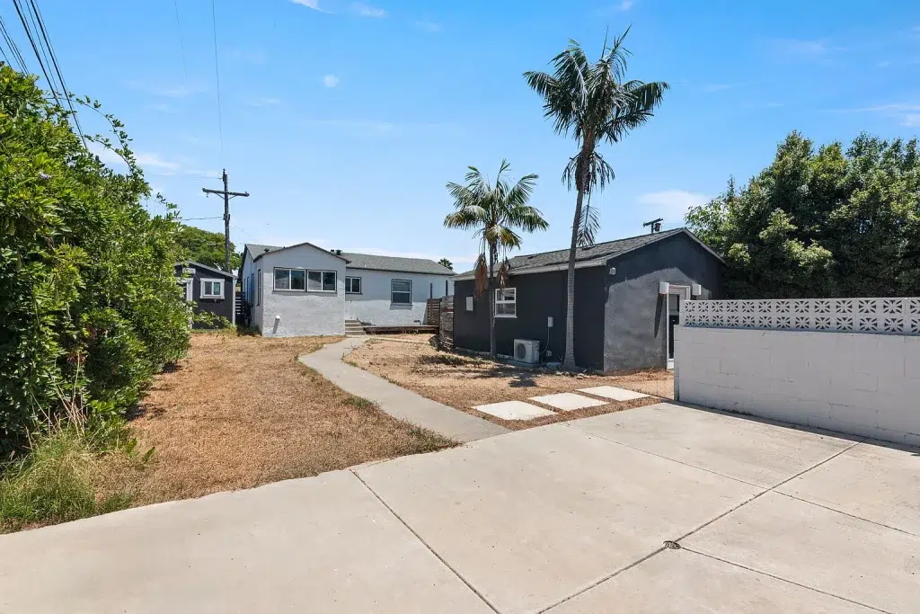2548 Violet St San Diego CA 92105 09