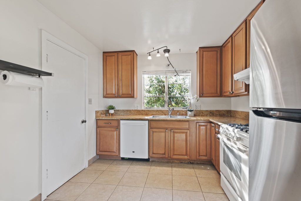 643 Nautilus St A La Jolla CA 92037 06 1