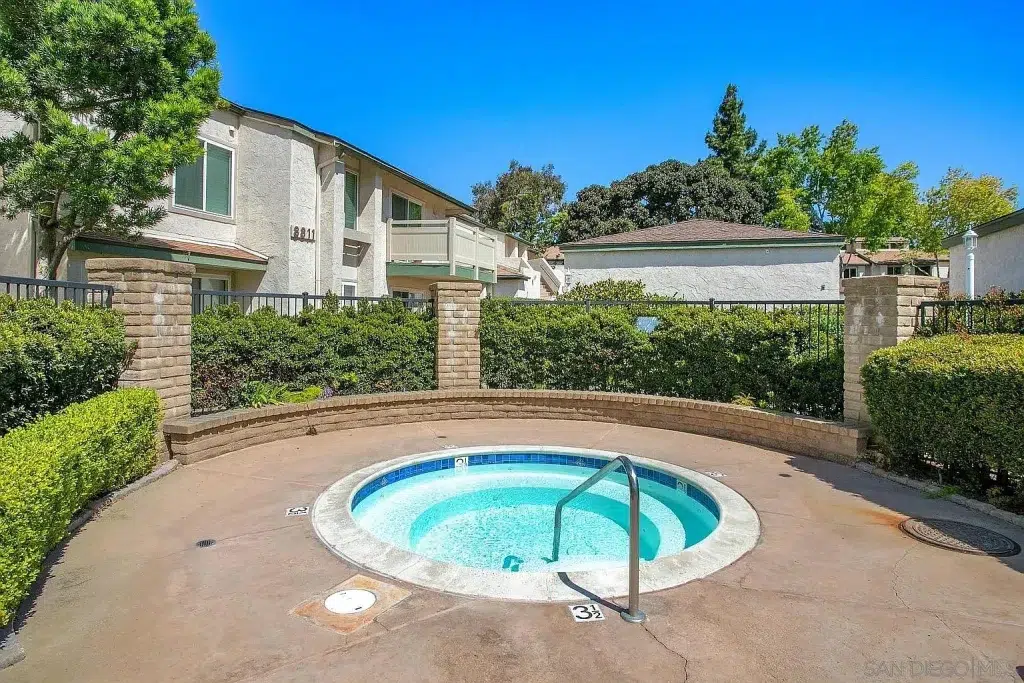 8795 Gilman Dr Unit C La Jolla CA 92037 02