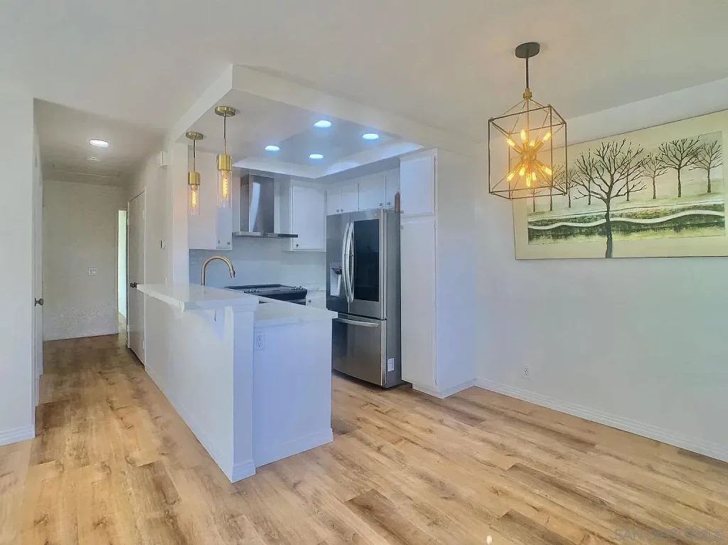 8795 Gilman Dr Unit C La Jolla CA 92037 04