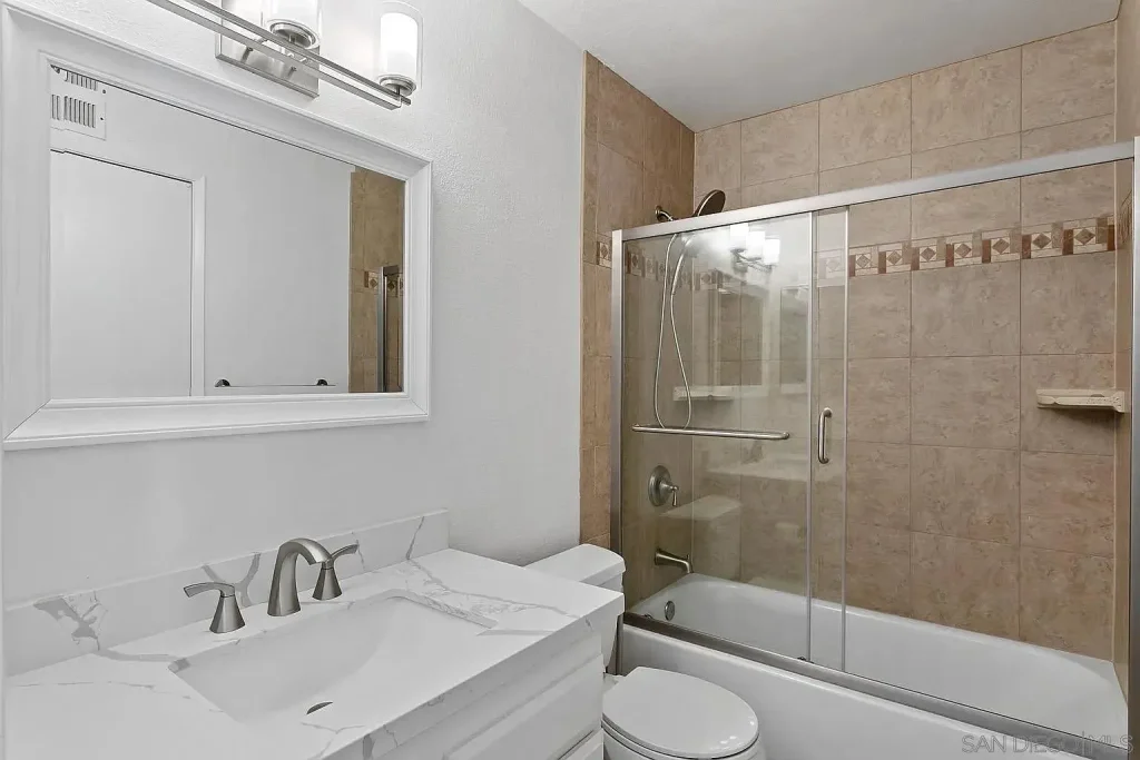 8795 Gilman Dr Unit C La Jolla CA 92037 05