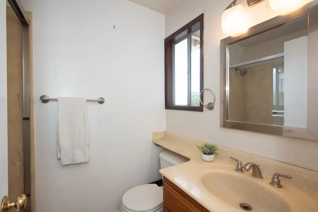 5226 Glasgow Dr San Diego CA 92117 09