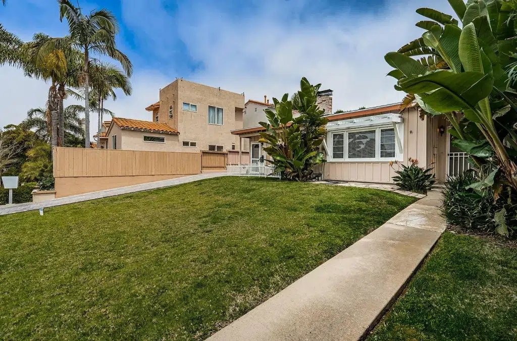 7345 Fay Ave La Jolla CA 92037 01