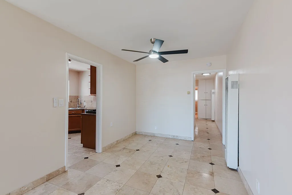 7347 Fay Ave La Jolla CA 92037 03