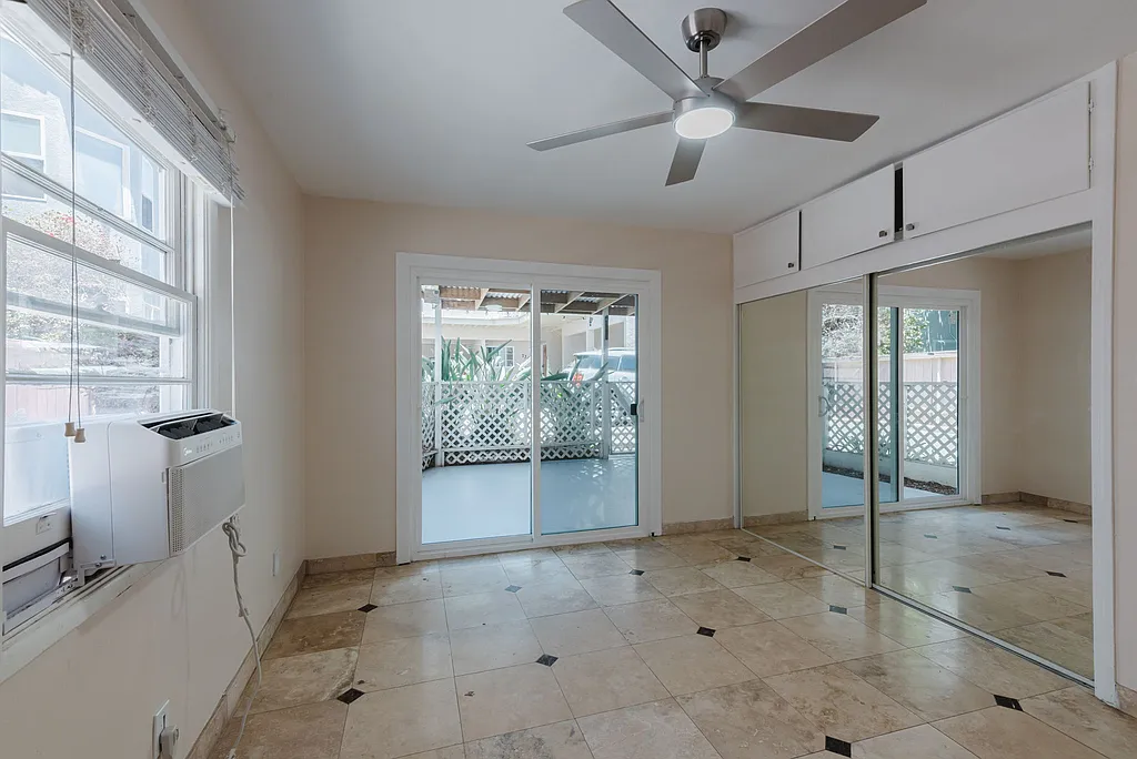 7347 Fay Ave La Jolla CA 92037 09