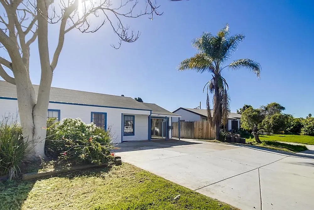 891 Elm Ave Imperial Beach CA 91932 01