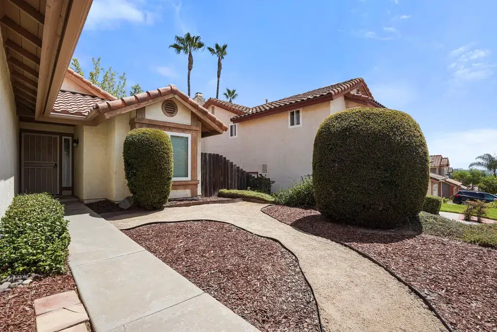 12895 Amaranth St San Diego CA 92129 010