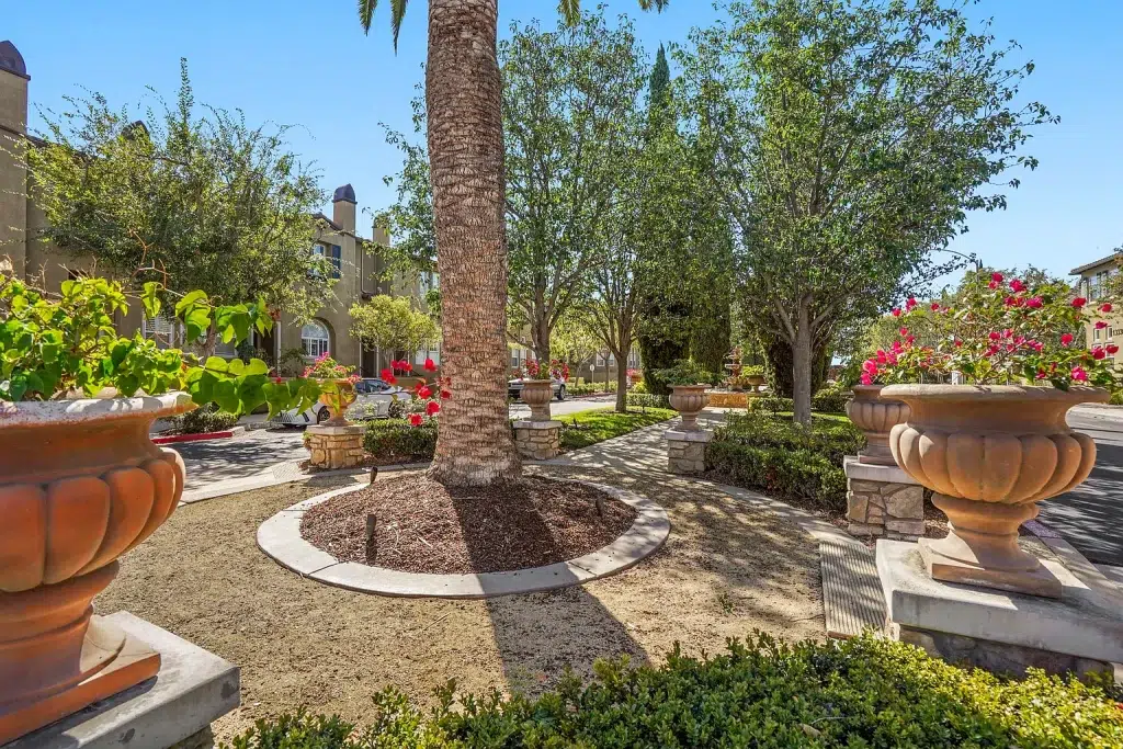 13325 Via Tresca Unit 6 San Diego CA 92129 010